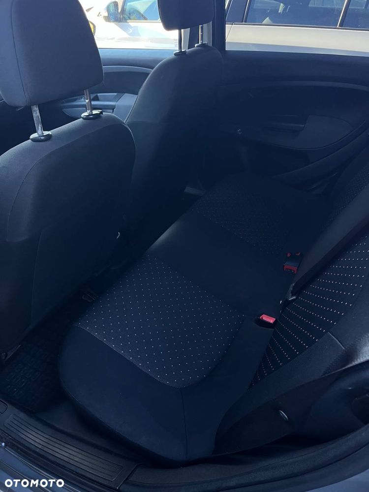 Fiat Grande Punto - 10