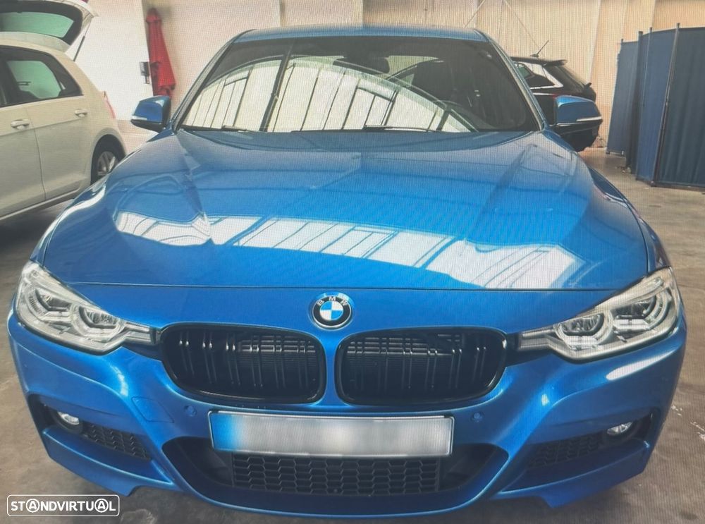 BMW 330 e iPerformance Pack M - 1