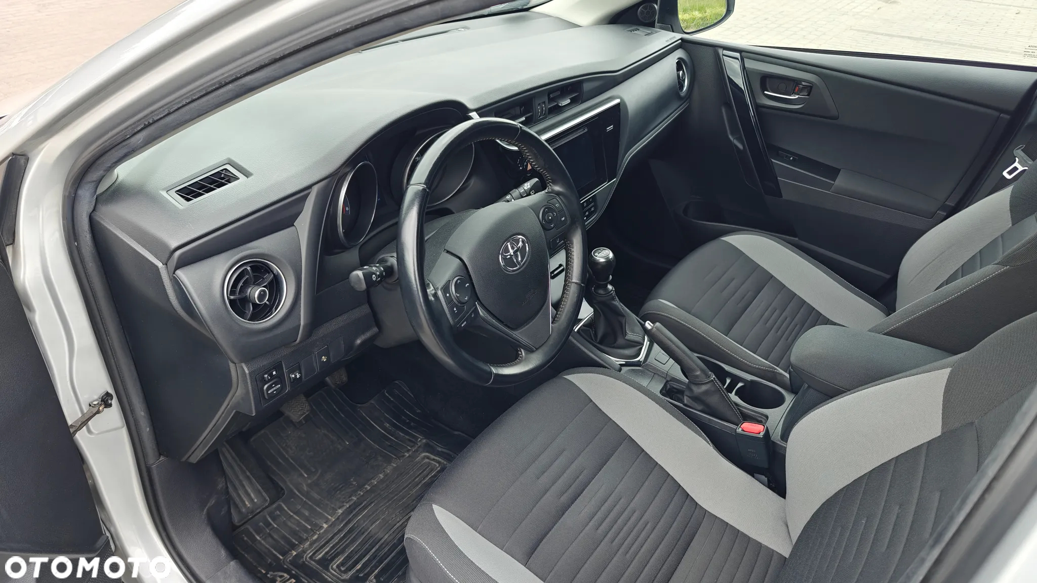 Toyota Auris 1.6 Comfort - 9