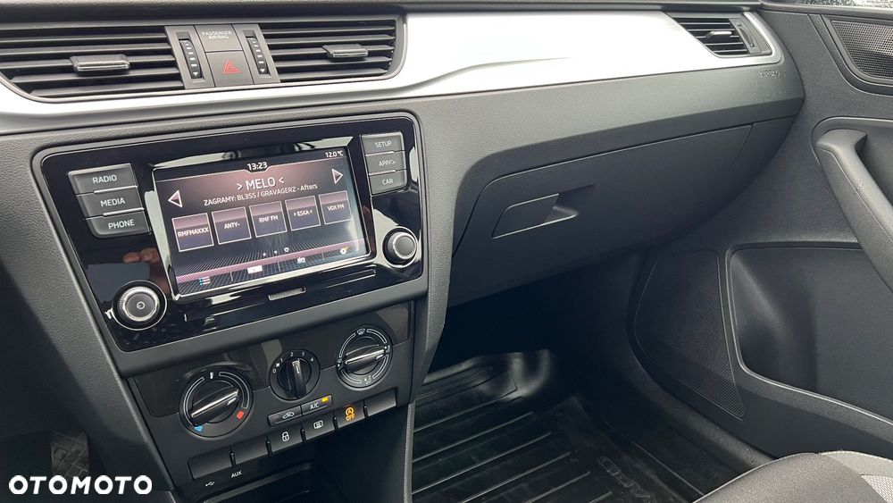 Skoda RAPID 1.6 TDI DPF Ambition - 12