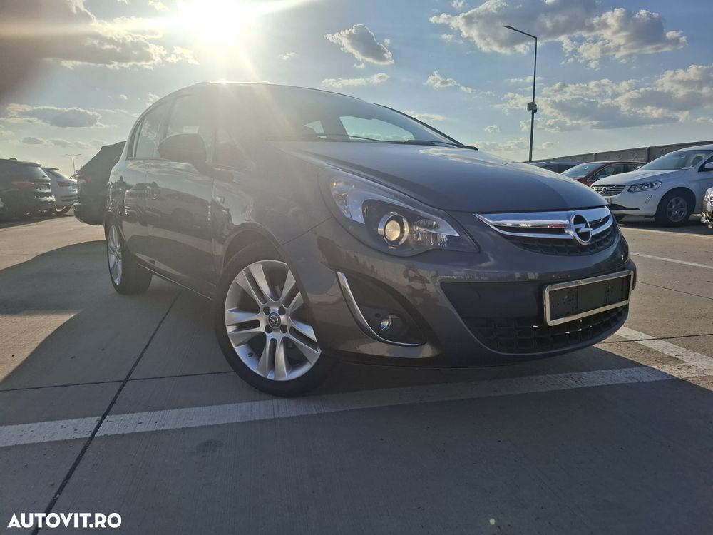 Opel Corsa 1.4 16V Innovation - 1