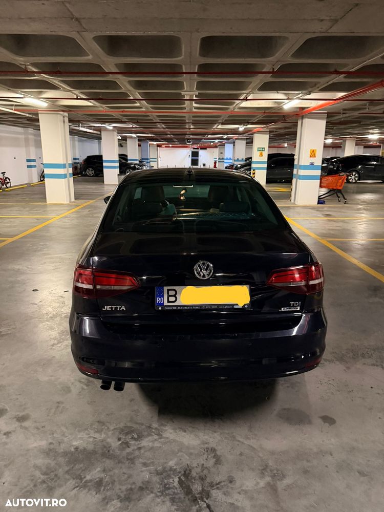 Volkswagen Jetta 2.0 TDI DSG Highline - 2