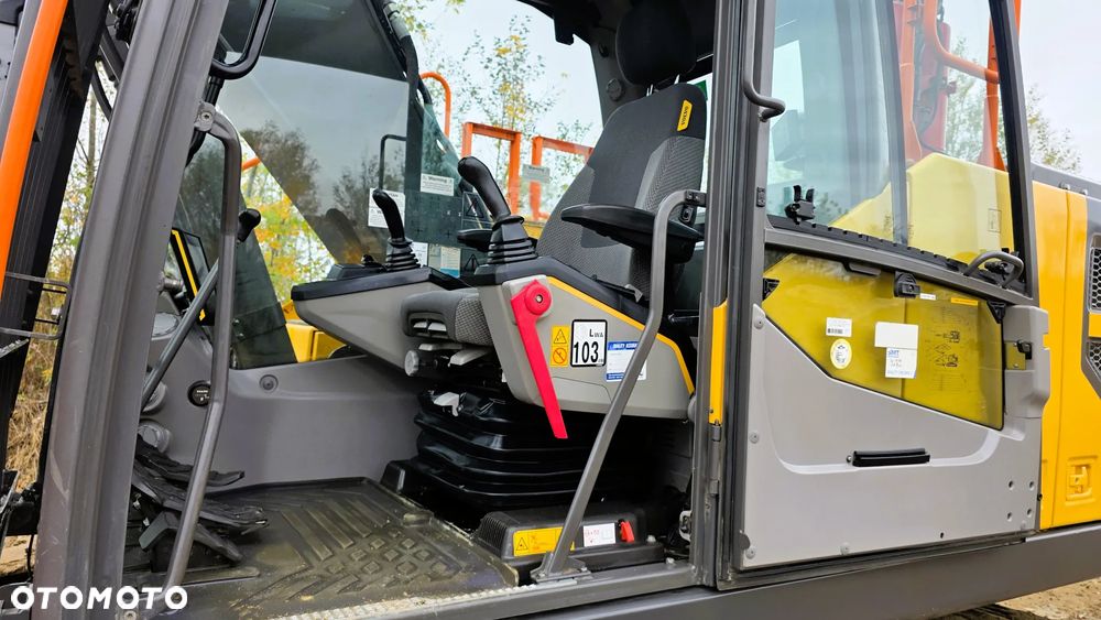 Volvo EC250E - 9