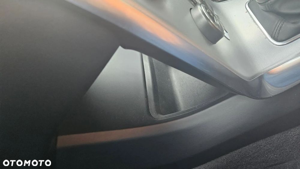 Volvo V40 T3 Drive-E Momentum - 20