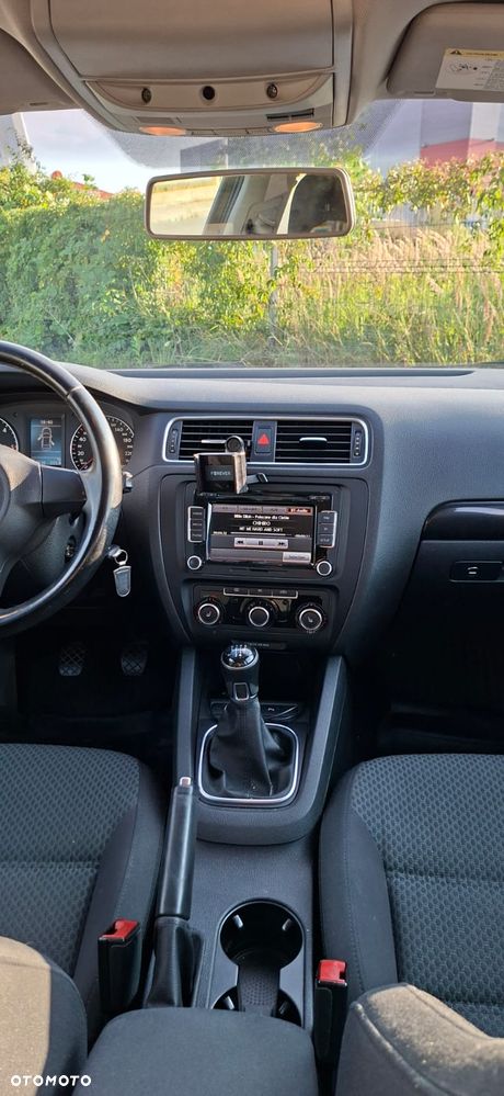 Volkswagen Jetta 1.6 TDI Comfortline - 9
