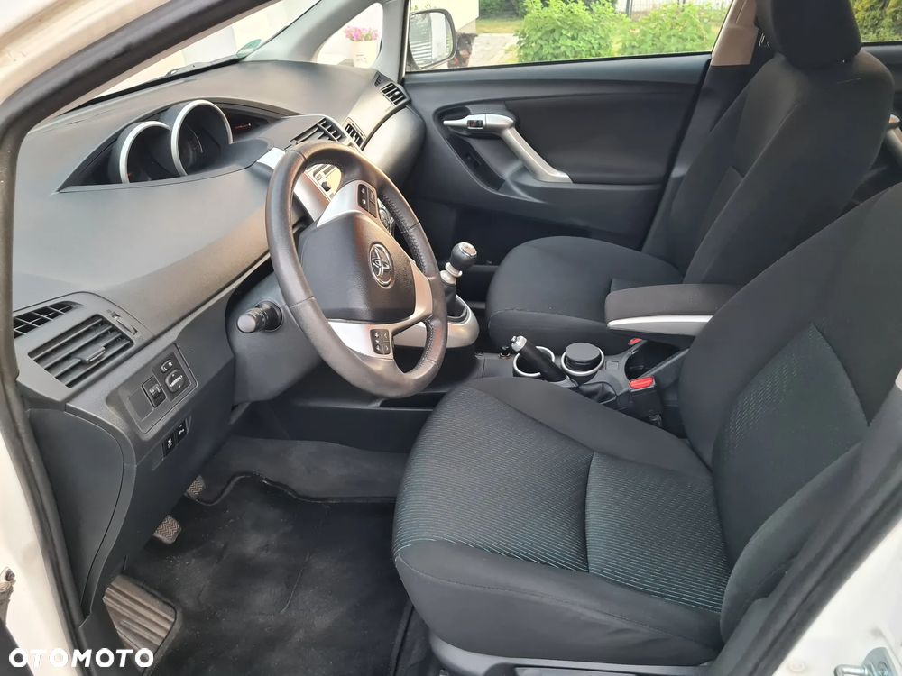Toyota Verso 1.8 Premium EU5 - 14