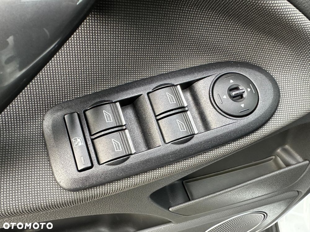 Ford Kuga - 28