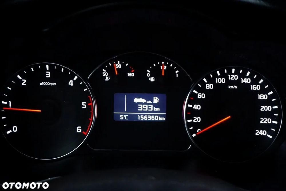 Kia Carens 1.7 CRDi XL 7os - 28