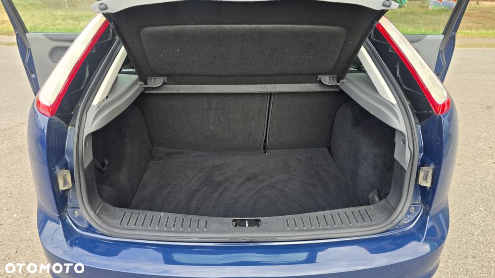 Ford Focus 1.4 16V Trend - 9