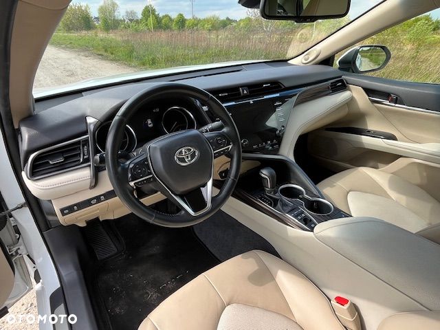 Toyota Camry 2.5 Hybrid Executive CVT - 12