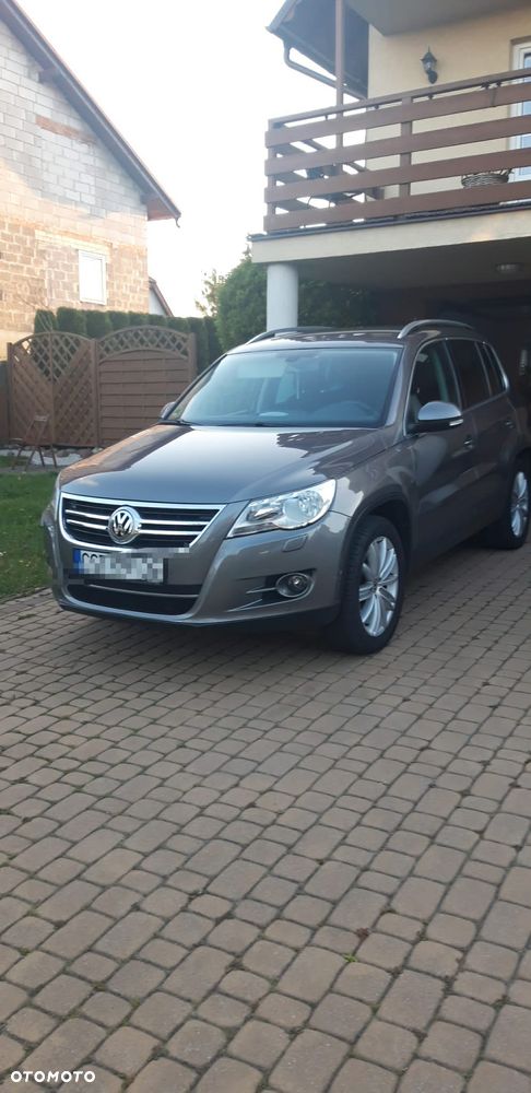 Volkswagen Tiguan - 1
