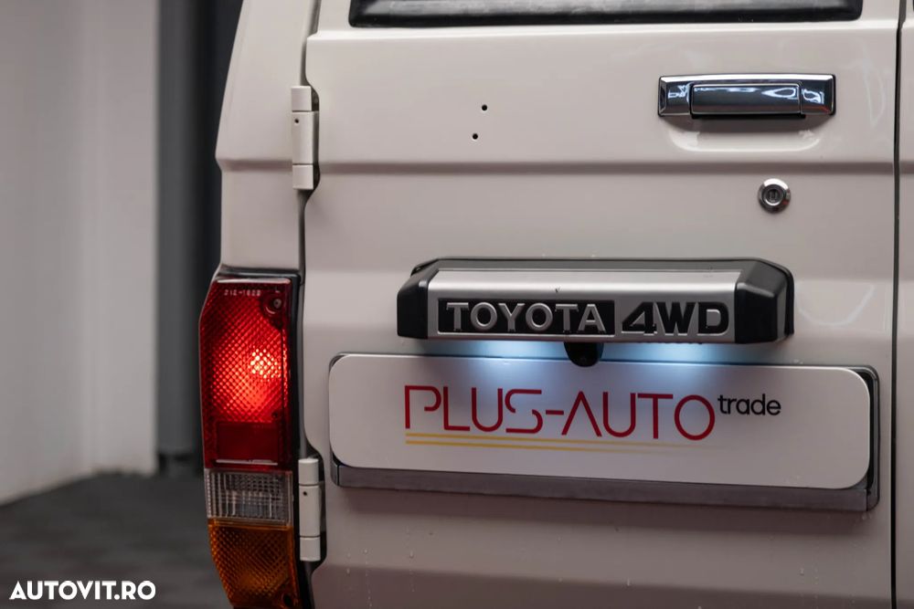 Toyota Land Cruiser - 41