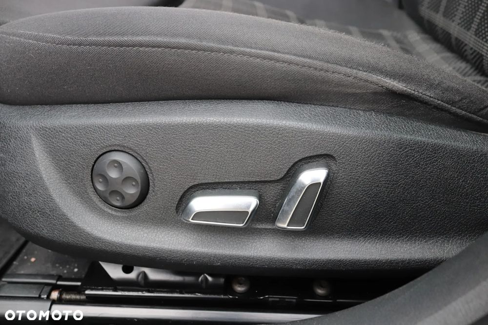 Audi A4 Avant 2.0 TDI DPF multitronic Ambiente - 31