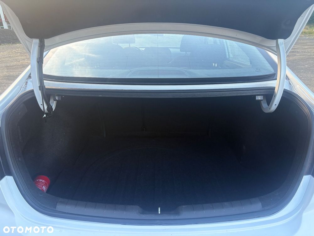 Hyundai Elantra 1.6 Comfort - 7