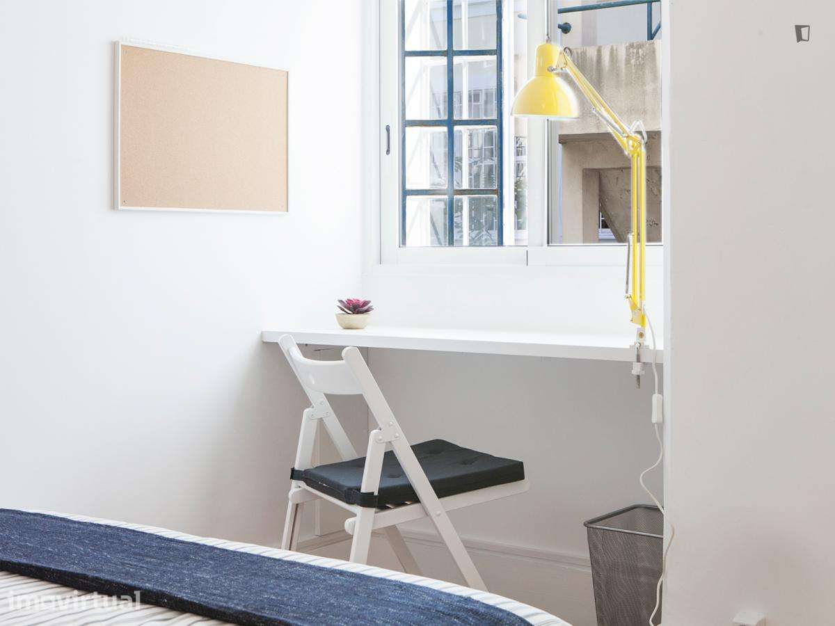 Quarto - localizado em São Sebastião Lisbon - Grande imagem: 4/15