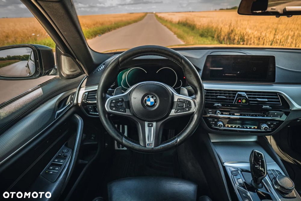 BMW Seria 5 530d xDrive - 26