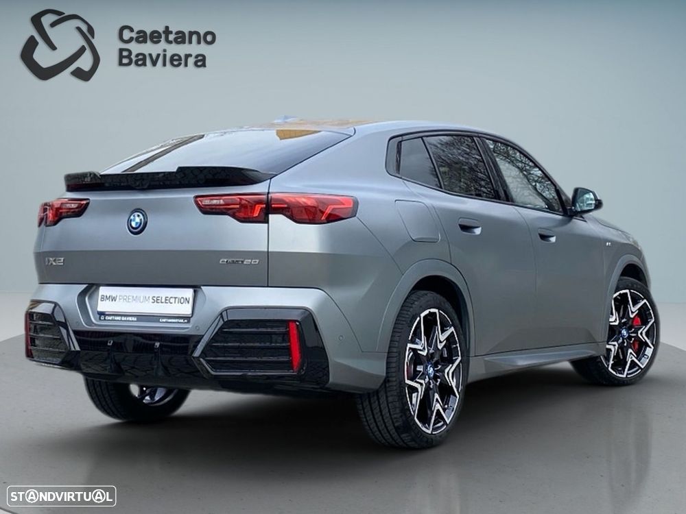 BMW iX2 eDrive20 Pack Desportivo M Pro - 2