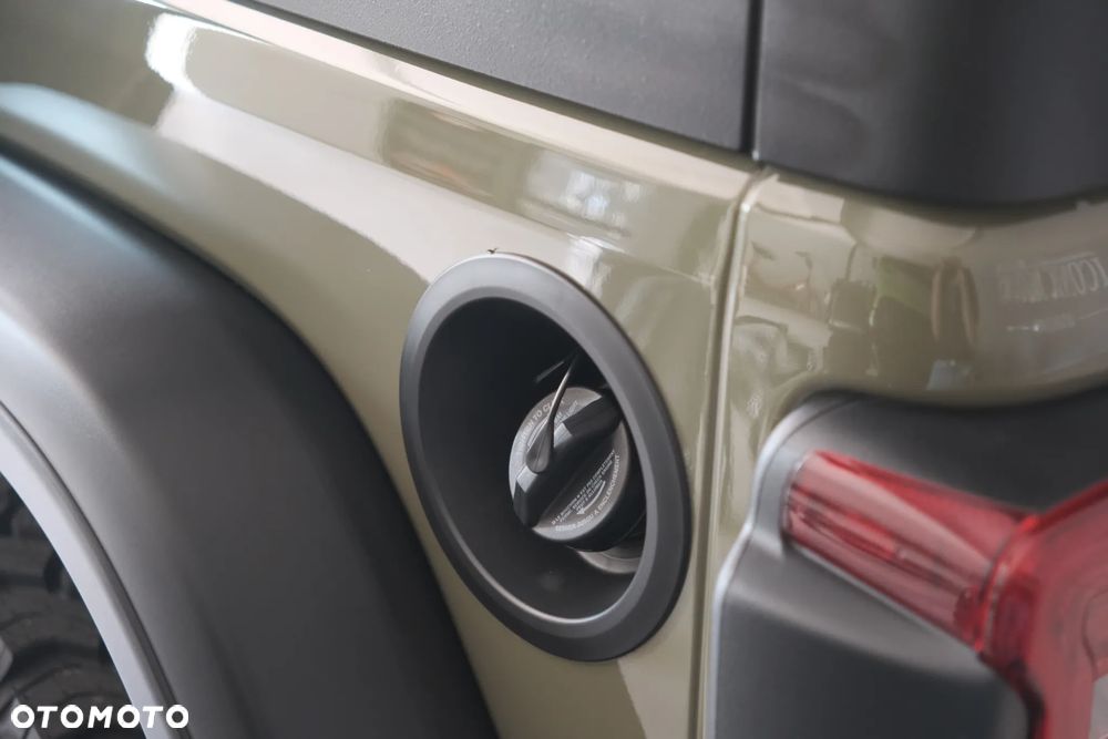 Jeep Wrangler - 12