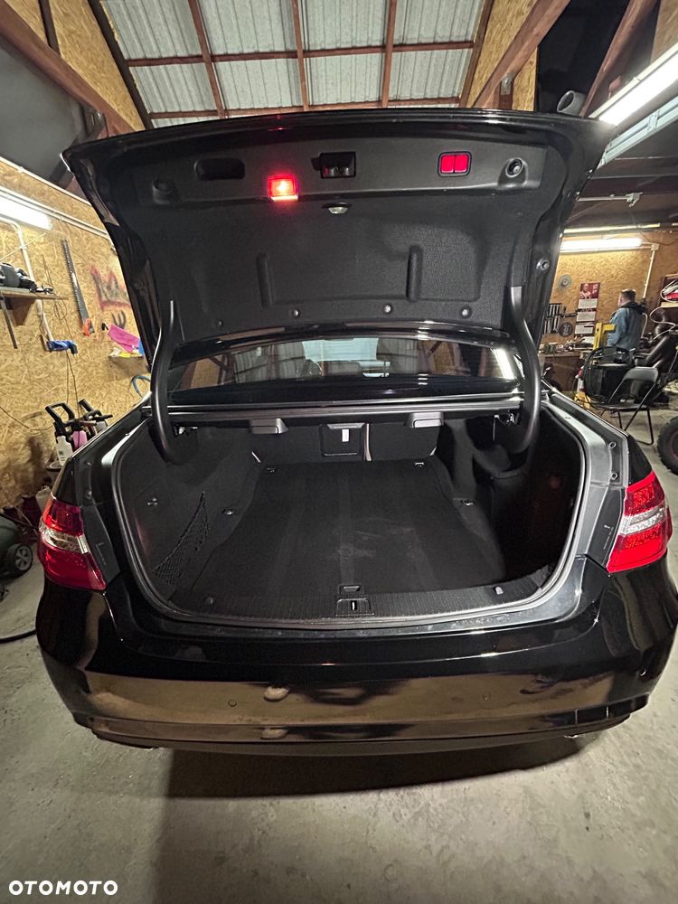 Mercedes-Benz Klasa E 350 4-Matic Classic - 12