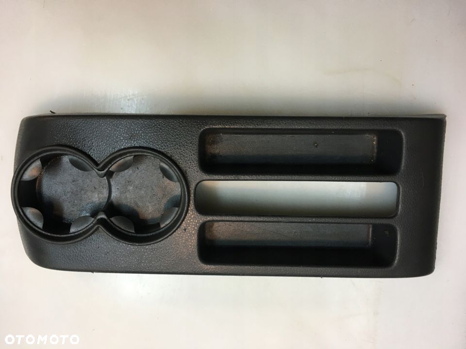 UCHWYT NA NAPOJE TUNEL ŚRODKOWY POLO 9N 6Q0863319H - 1