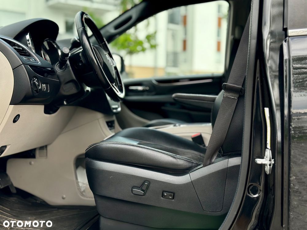 Dodge Grand Caravan - 10
