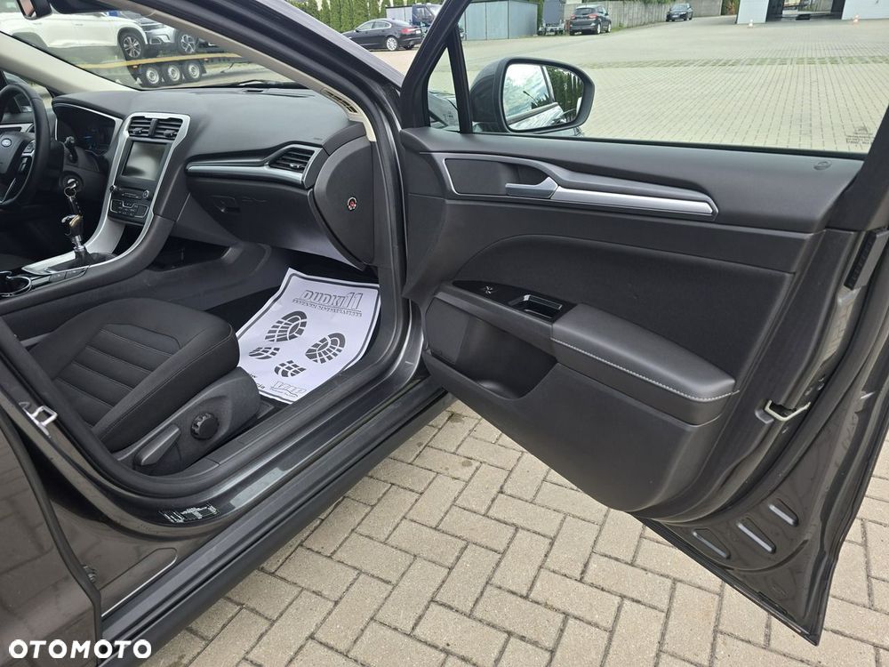 Ford Mondeo - 25