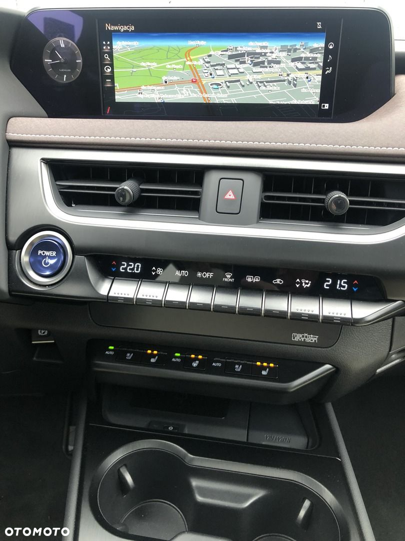 Lexus UX - 19