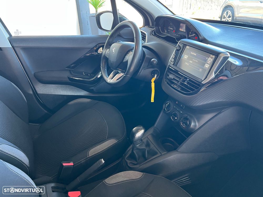 Peugeot 208 1.2 PureTech Style - 12