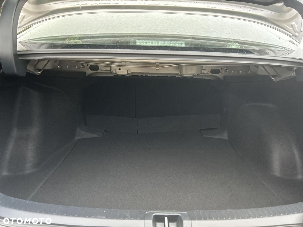 Toyota Corolla - 11