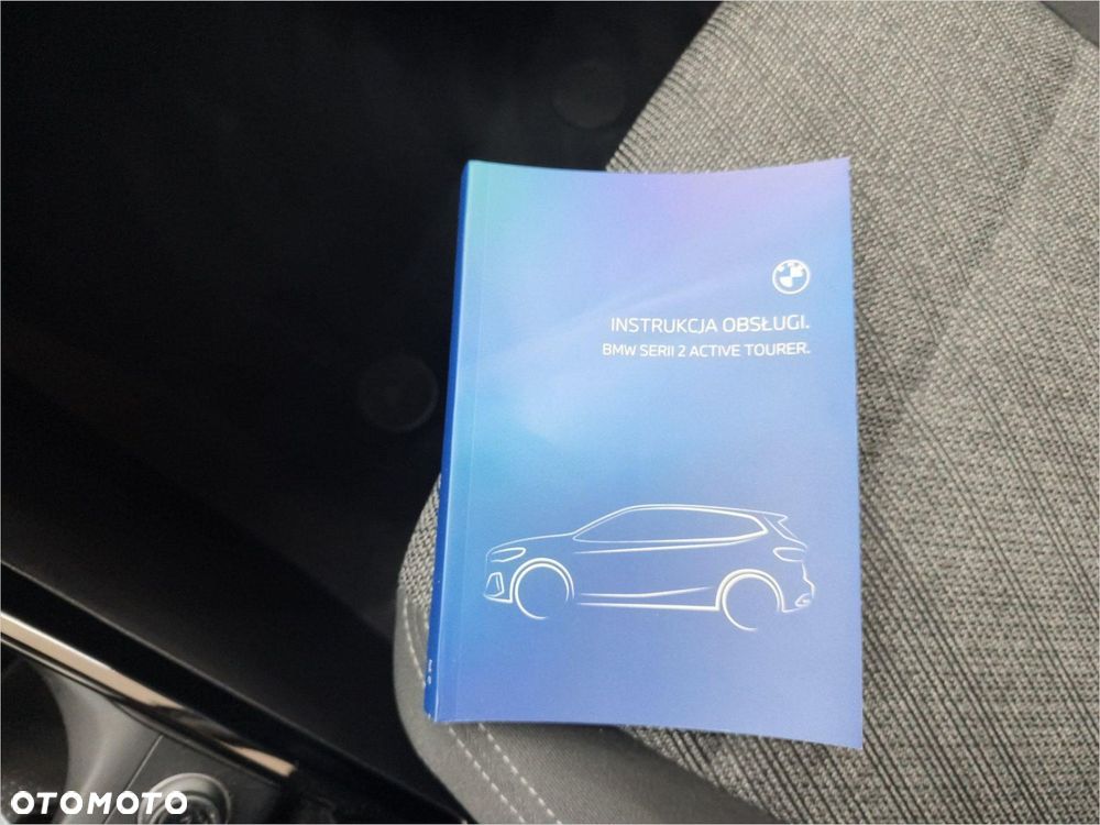 BMW Seria 2 218d - 24