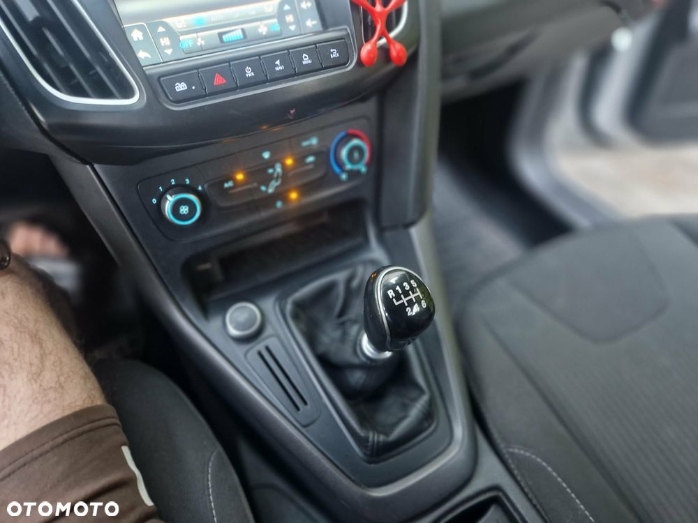 Ford Focus 1.5 TDCi SYNC Edition - 8