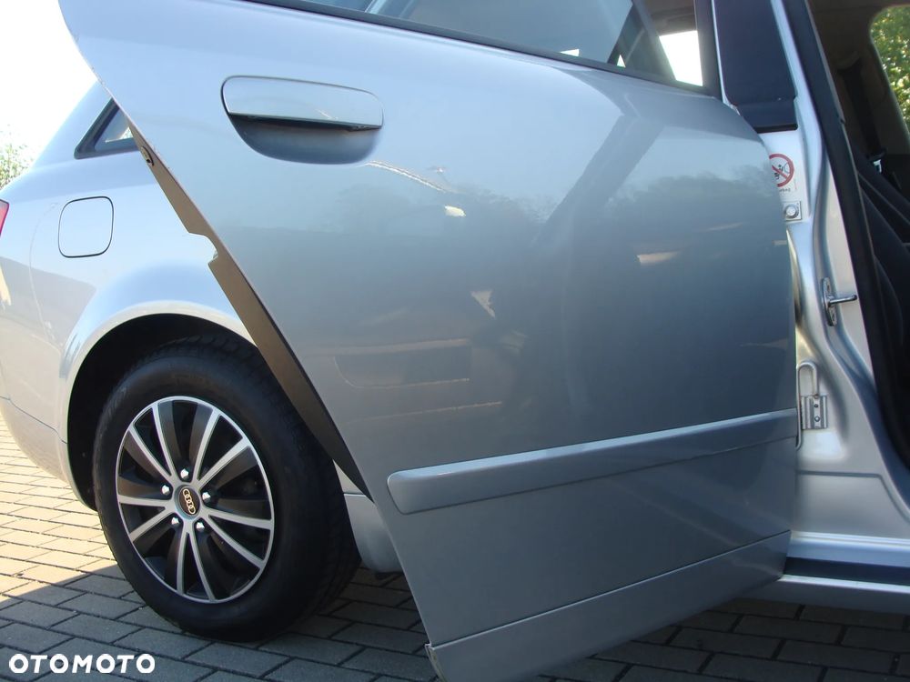 Audi A4 Avant - 32