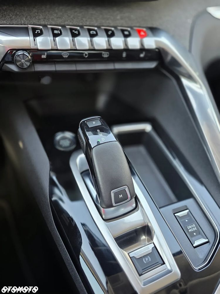 Peugeot 3008 1.2 PureTech Allure Pack S&S EAT8 - 26