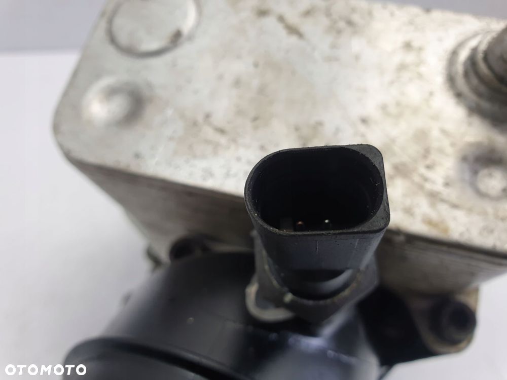VW Golf VI 1.8 TFSI CHŁODNICA OLEJU podstawa - 9