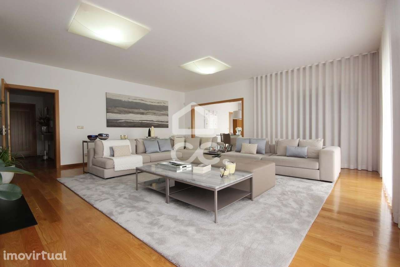 Quinta de 8500m2 com moradia térrea T6 e piscina | Évora - Grande imagem: 3/36