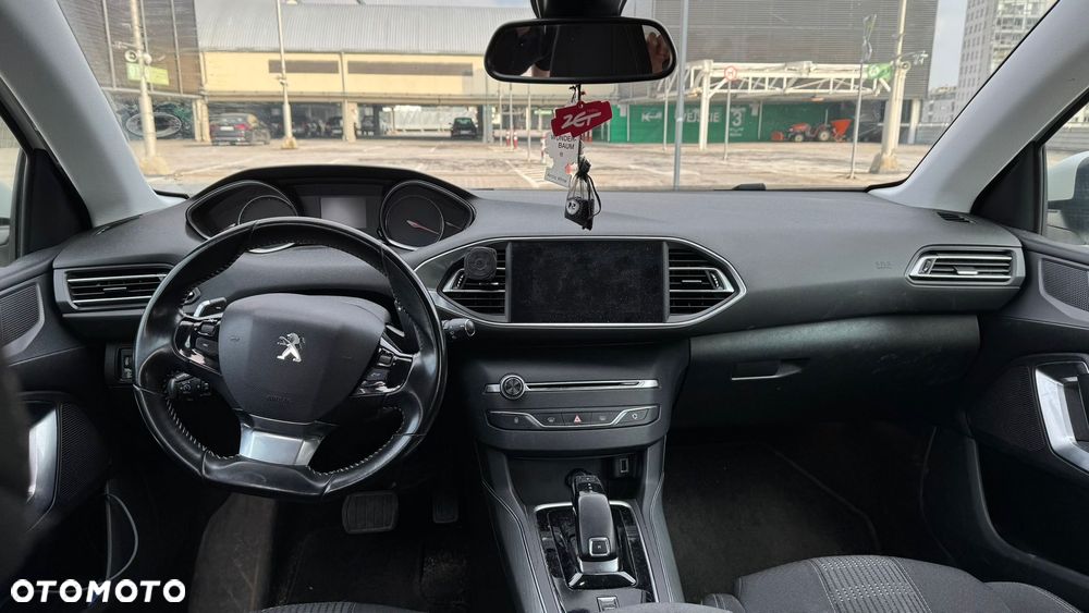 Peugeot 308 BlueHDi 130 EAT8 Stop & Start Tech Edition - 9