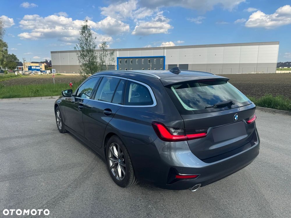 BMW Seria 3 320d Sport Line - 7
