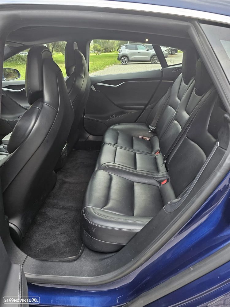 Tesla Model S - 17