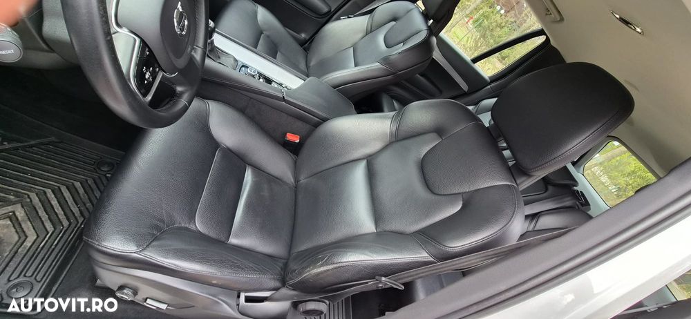 Volvo XC 90 D5 AWD Geartronic Momentum - 12