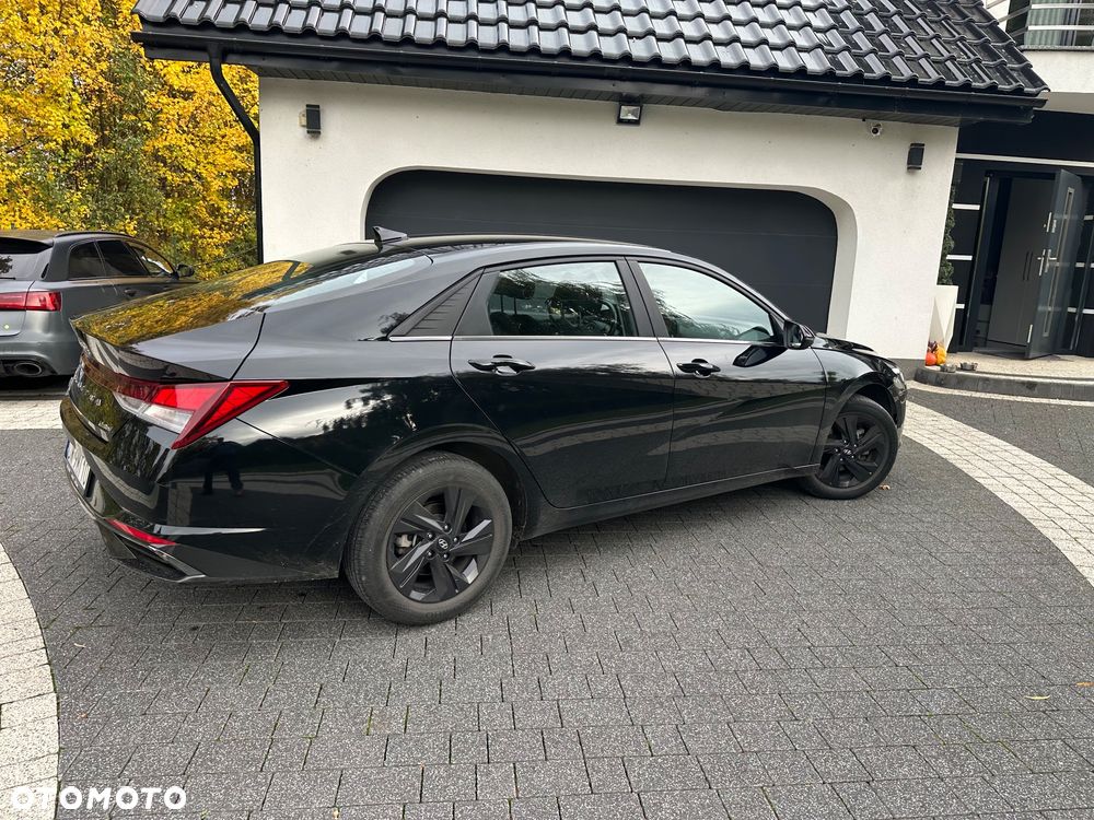 Hyundai Elantra - 23