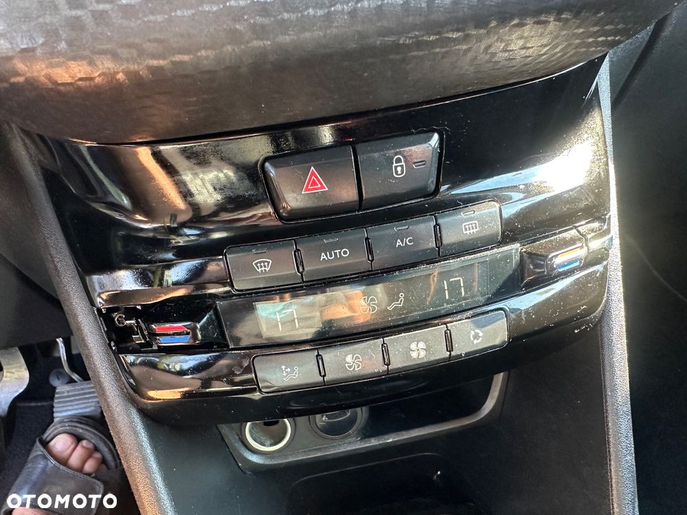 Peugeot 2008 PureTech 82 Allure - 11