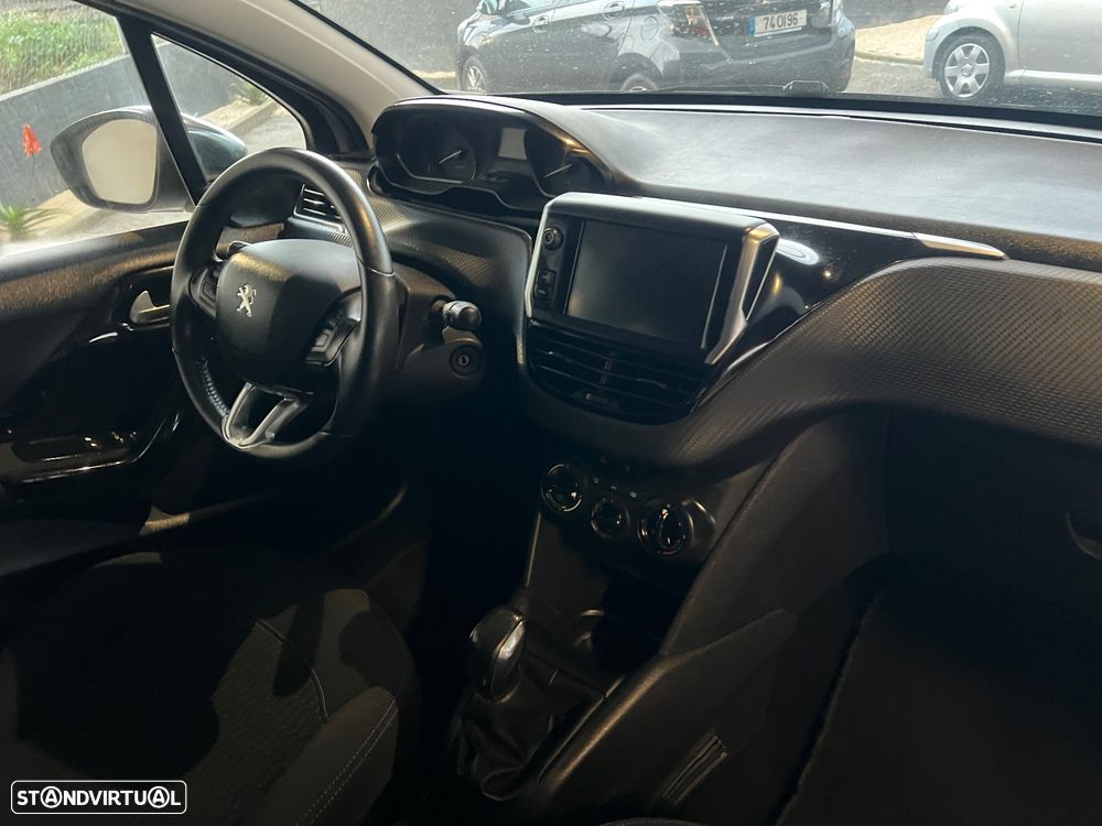 Peugeot 208 1.2 PureTech Style - 16