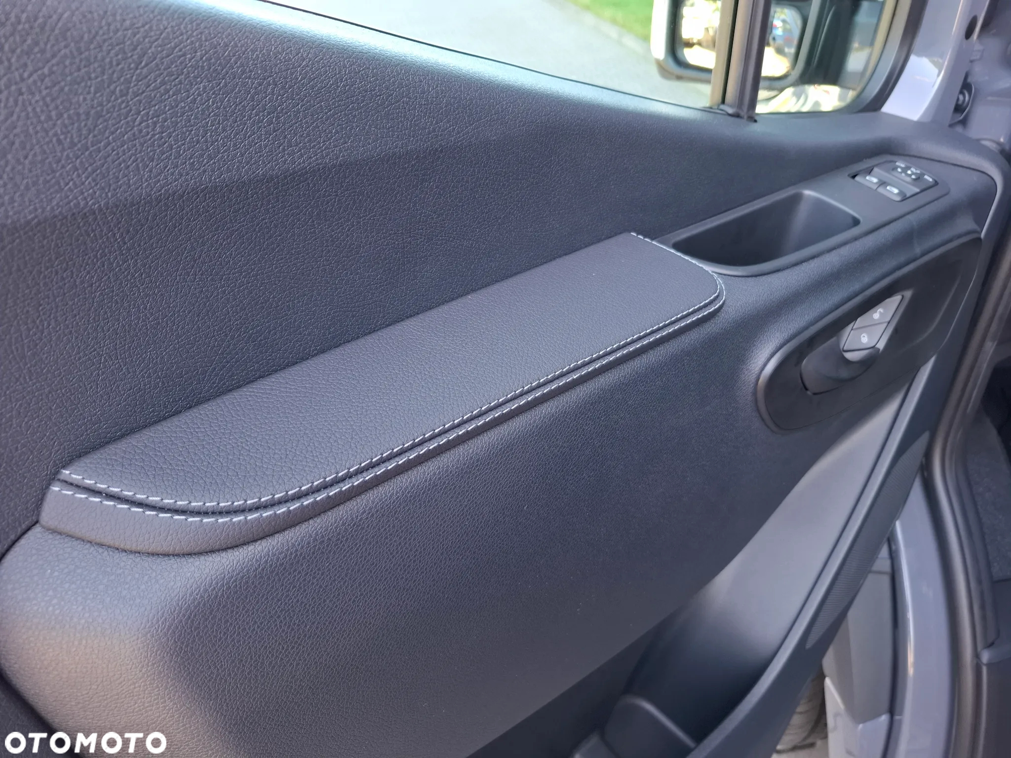 Mercedes-Benz Sprinter 317 CDI Furgon PRO 3665 mm L2H2 - 32
