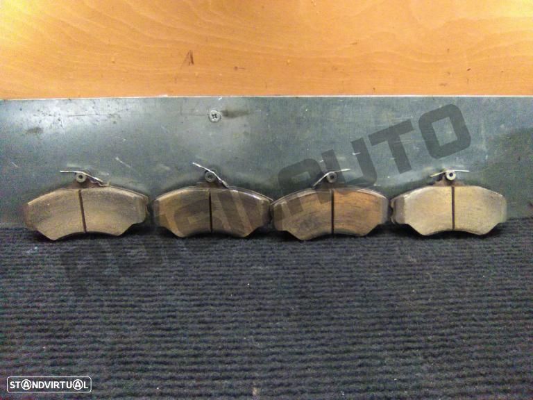 Conjunto De Calços / Pastilhas De Travao Frente  Hyundai H100 [ - 1