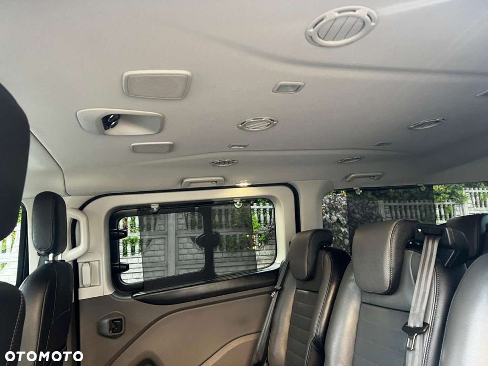 Ford Tourneo Custom - 23