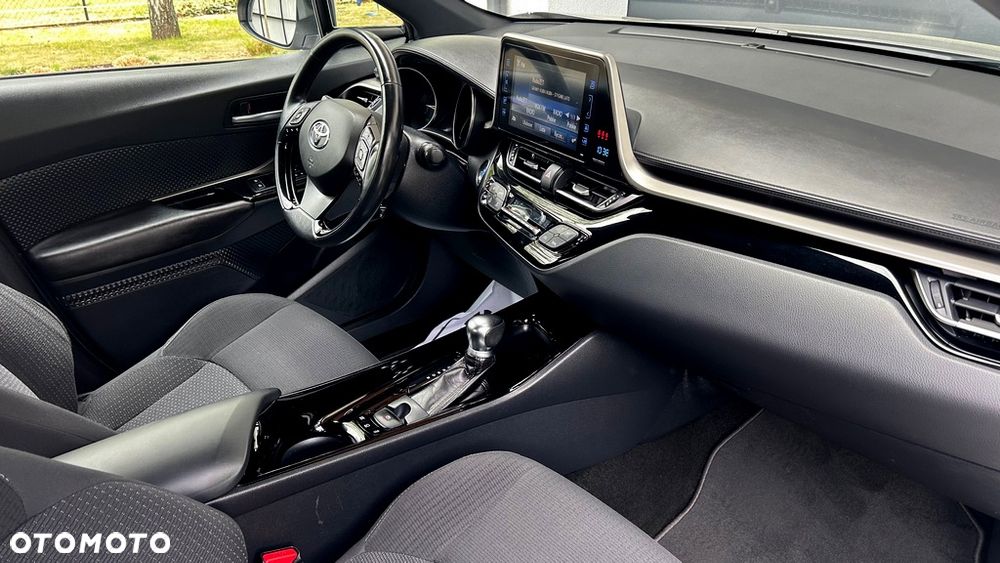 Toyota C-HR Business-Edition - 24