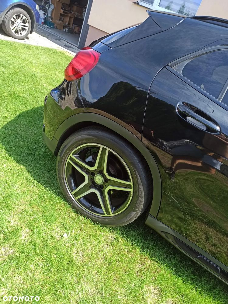 Mercedes-Benz GLA 180 - 7