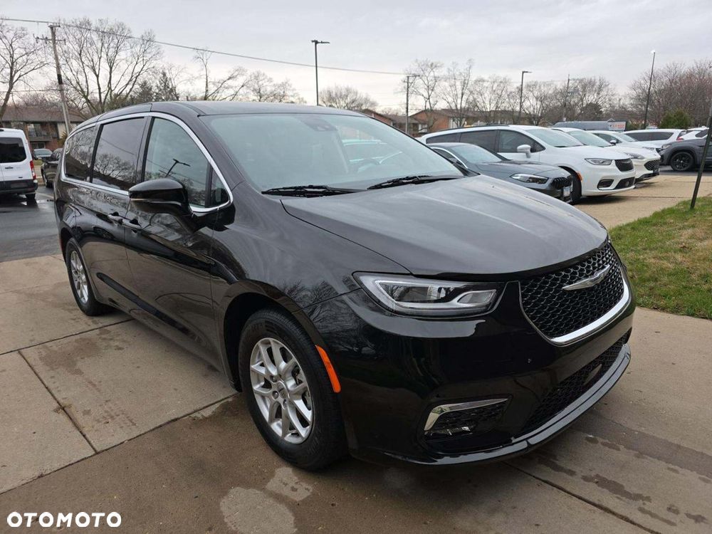 Chrysler Pacifica - 4