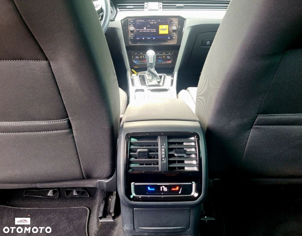 Volkswagen Passat - 17