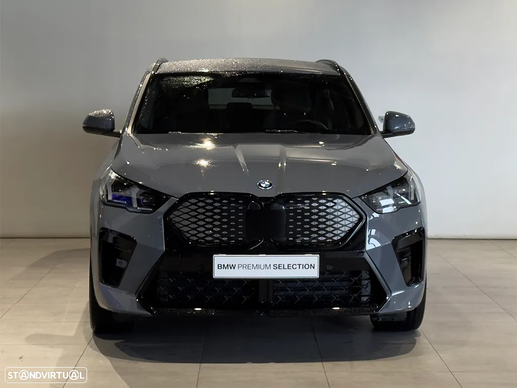 BMW iX2 eDrive20 Pack Desportivo M - 2